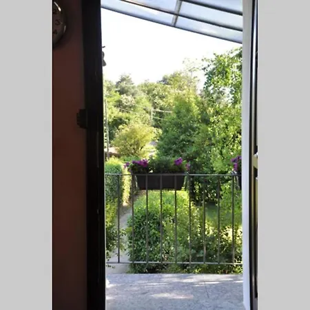 La Casa Rossa Nel Bosco