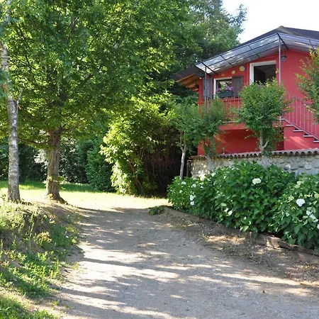 Сasa de vacaciones La Casa Rossa Nel Bosco *